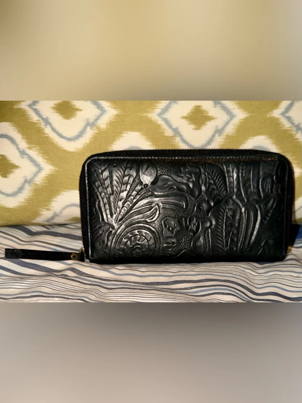 NWOT Beautiful Black Tooled Floral-Embossed Leather Zip-Around Wallet
